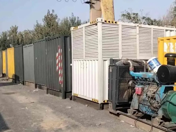 泰山200KW柴油发电机机组每小时油耗是多少？